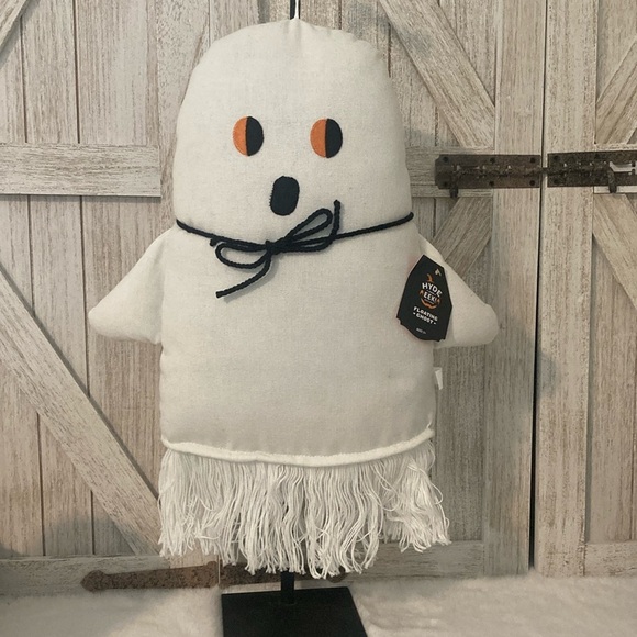 Target Hyde and Eek 2023 Halloween Floating Ghost Pillow - Picture 1 of 9